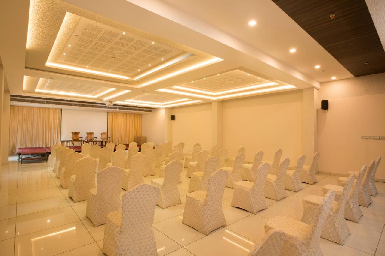 Blue Serene Resort Guruvayur Exterior photo
